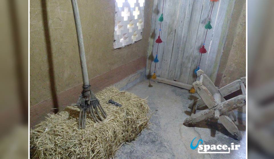 ابزار قدیمی اقامتگاه سنتی کومه مشهدی جواد - باغ بهادران - روستای کرچگان